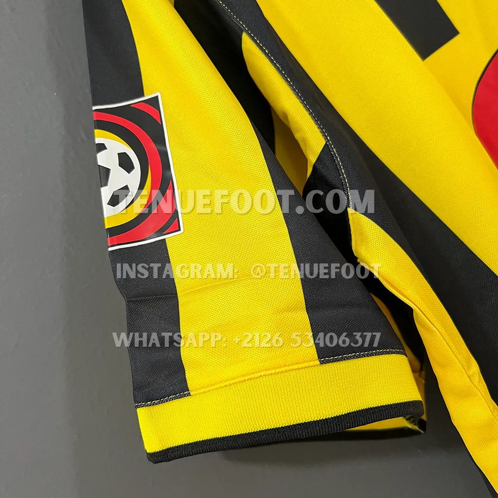 Borussia Dortmund Retro 00-01 Home (4)