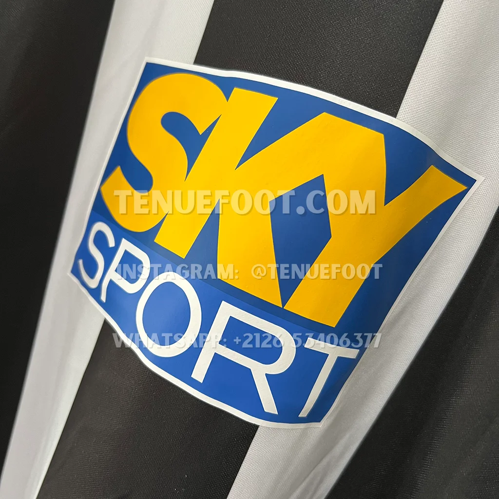 Juventus Retro 04-05 Home (4)