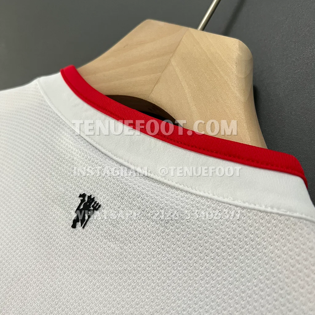 Man Utd Retro 13-14 Away (6)