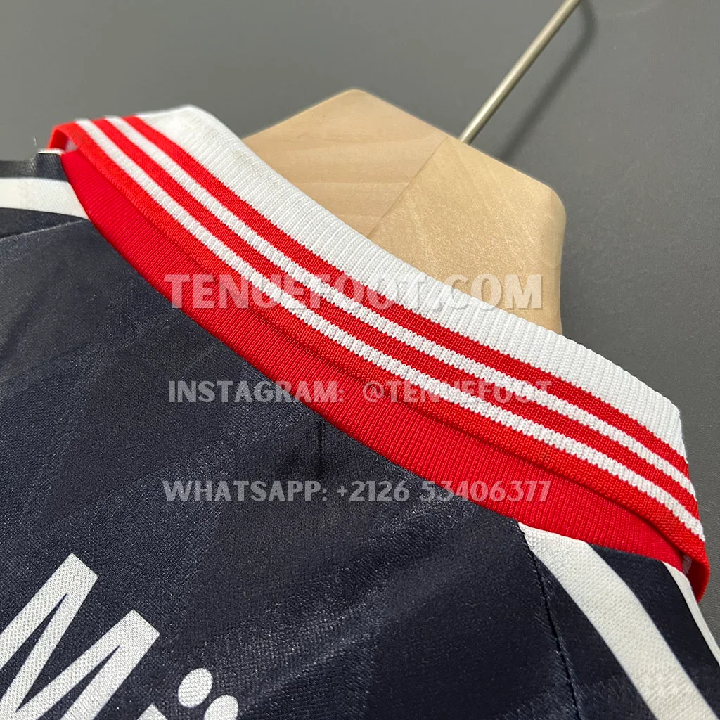 Bayern Munich Retro 97-99 Away (6)