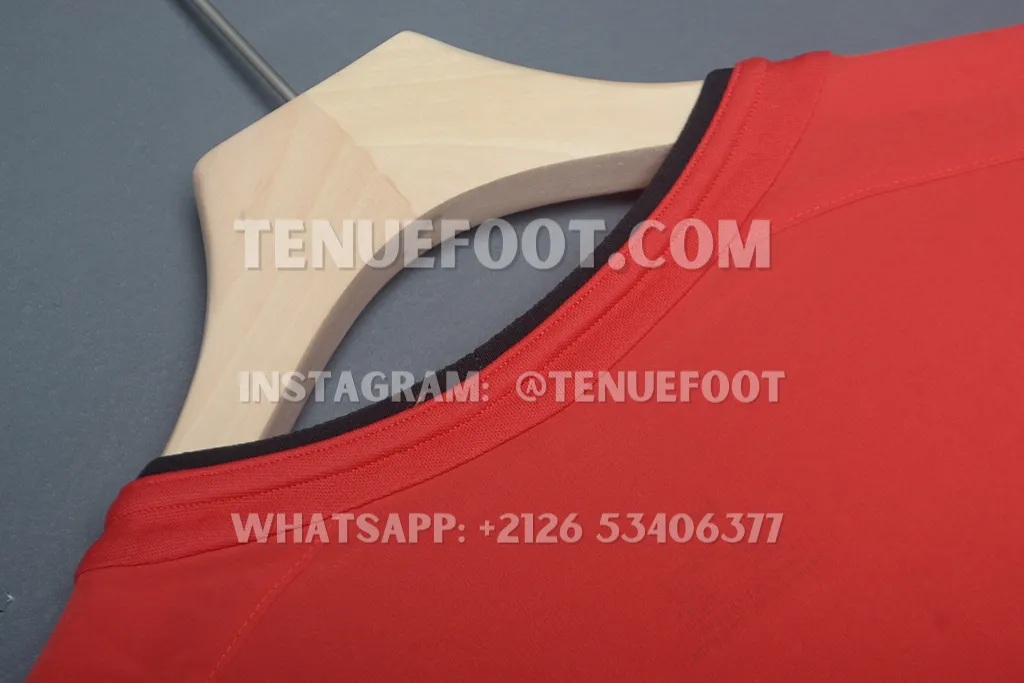 Man Utd Retro 02-03 Home LS (7)