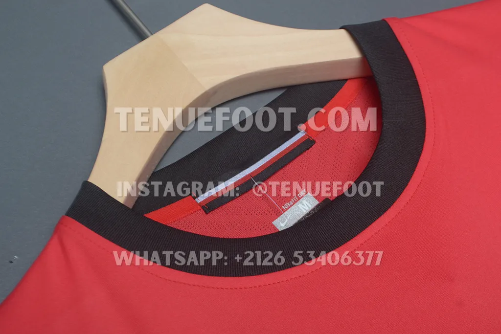 Man Utd Retro 09-10 Home (4)