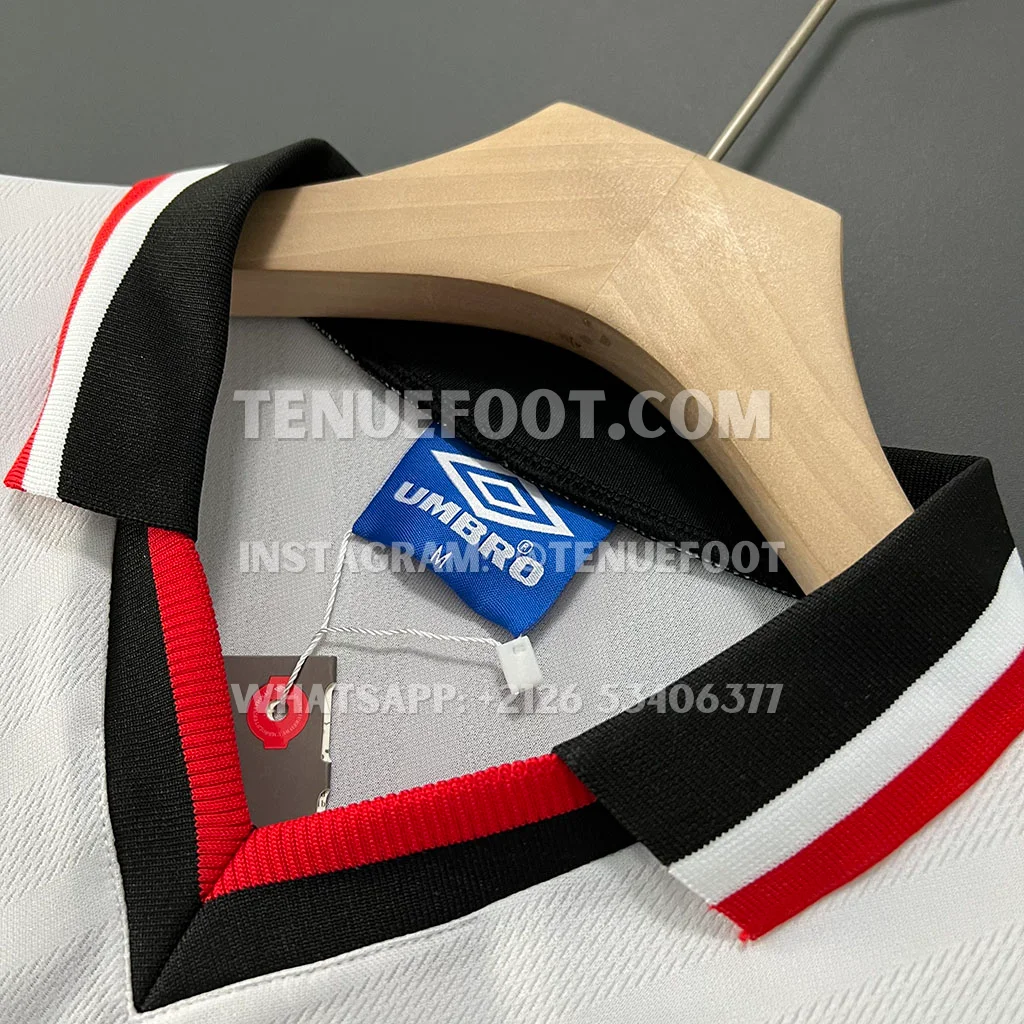 Man Utd Retro 96-97 Away (3)