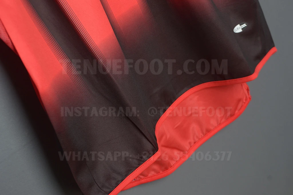 AC Milan Retro 04-05 Home (6)