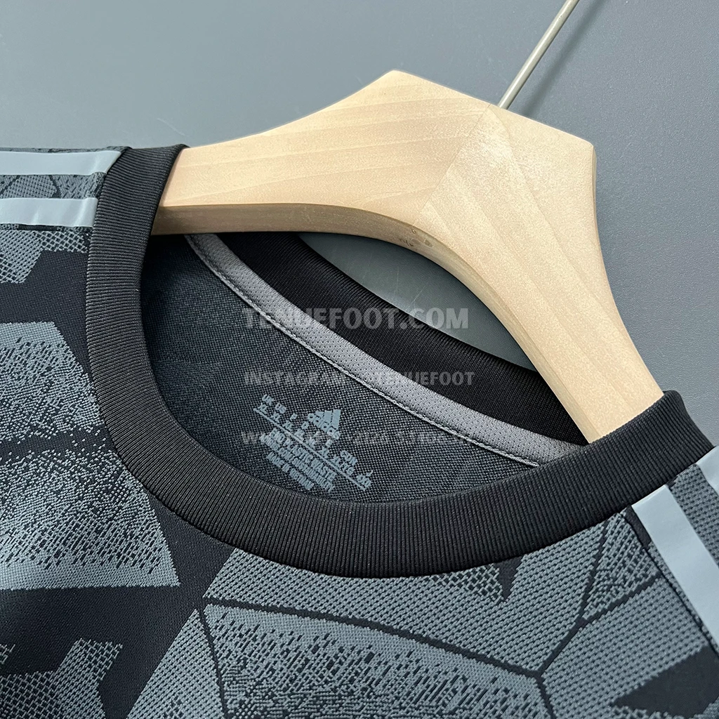 Arsenal Away Player Version (3)