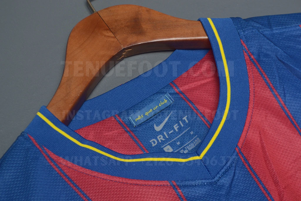 Barcelona Retro 09-10 Home (4)