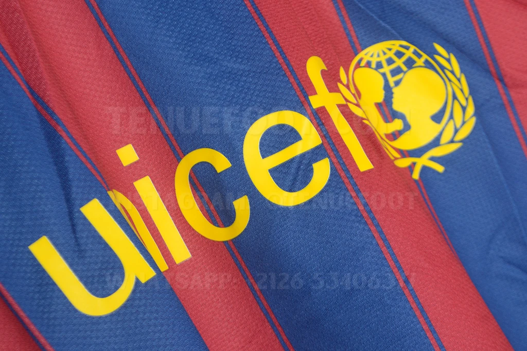 Barcelona Retro 09-10 Home (6)