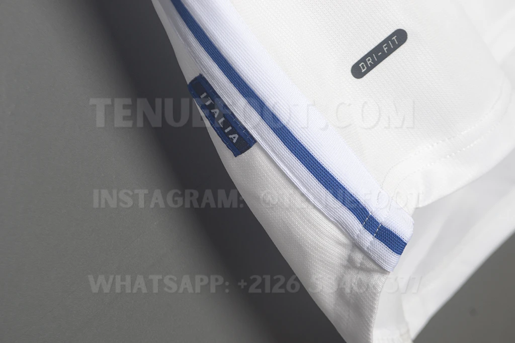 Italy Retro 1998 Away (7)