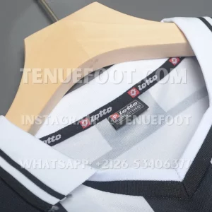 Juventus Retro 01-02 Home (4)
