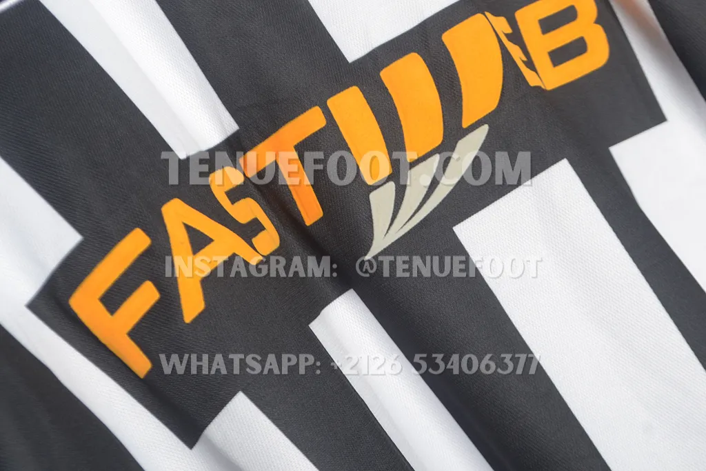 Juventus Retro 01-02 Home (5)