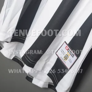 Juventus Retro 01-02 Home (6)