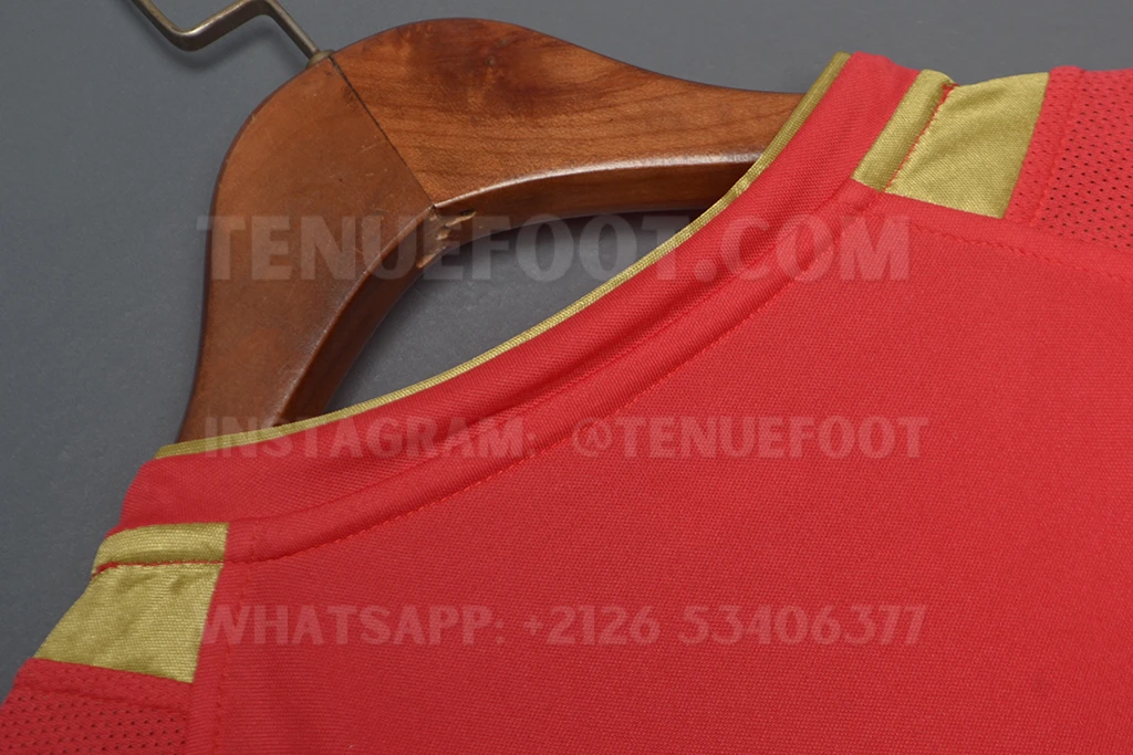 Liverpool Retro 05-06 Home (7)