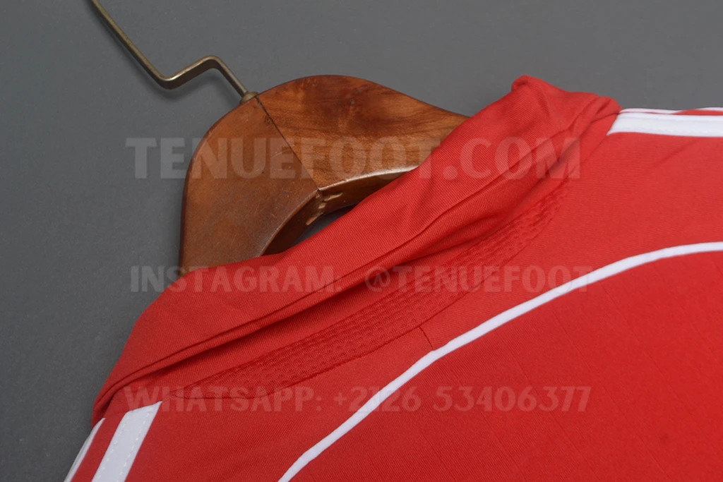 Liverpool Retro 06-07 Home (7)