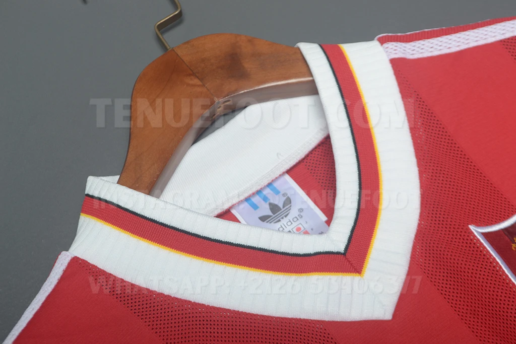 Liverpool Retro 95-96 Home (4)