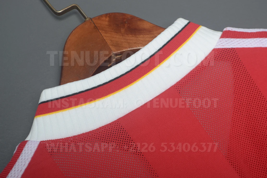 Liverpool Retro 95-96 Home (7)