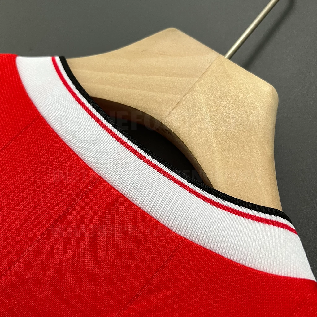 Man Utd Retro 82-83 Home LS (6)