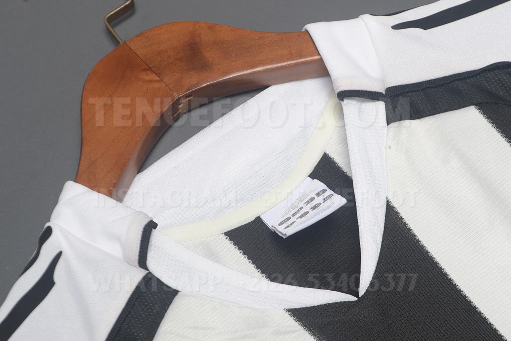 Newcastle United Retro 05-06 Home (4)