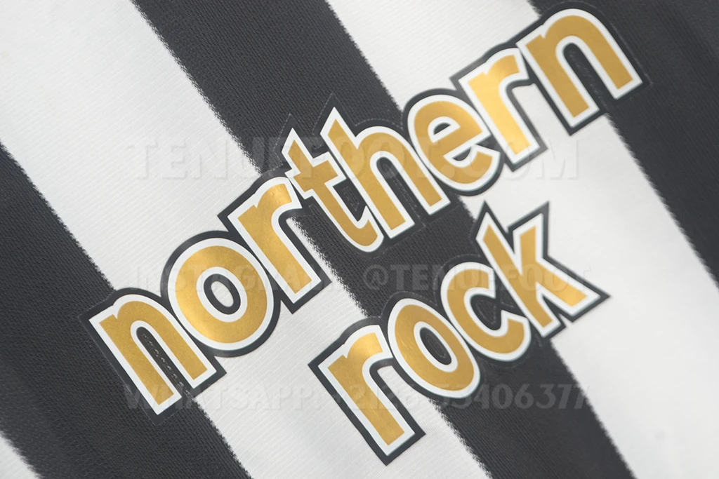 Newcastle United Retro 05-06 Home (5)