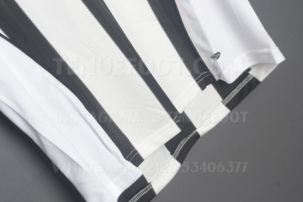 Newcastle United Retro 05-06 Home (6)