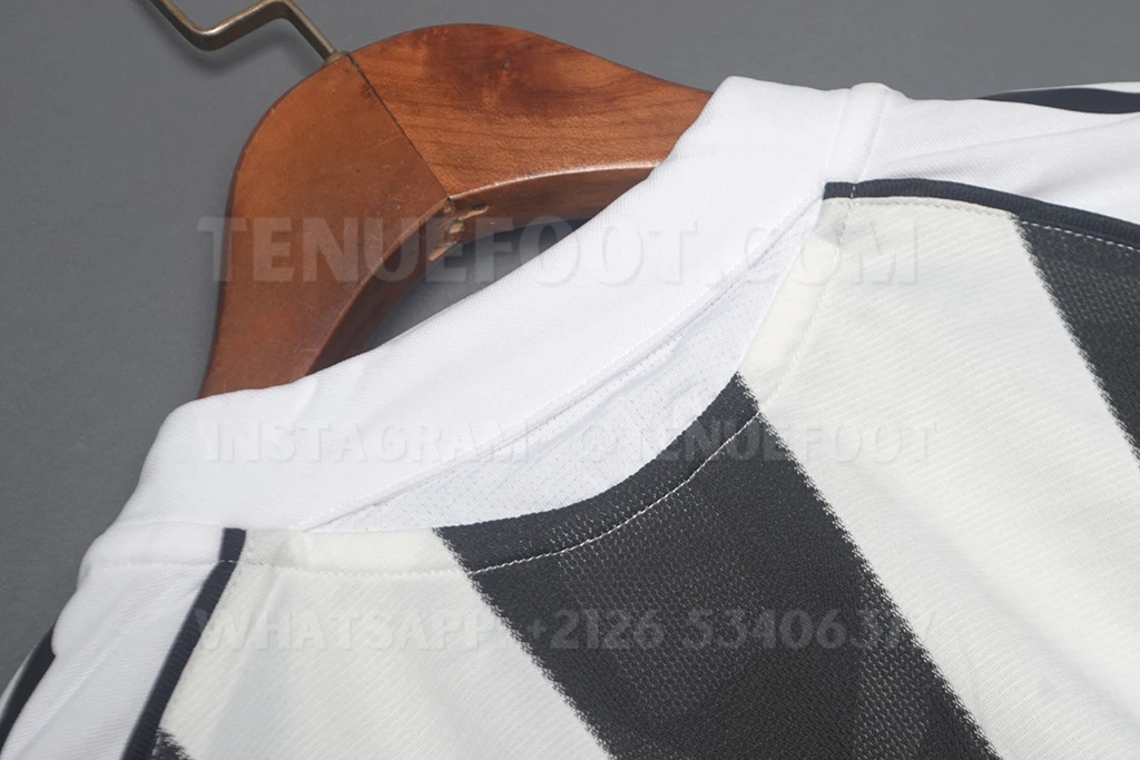 Newcastle United Retro 05-06 Home (7)