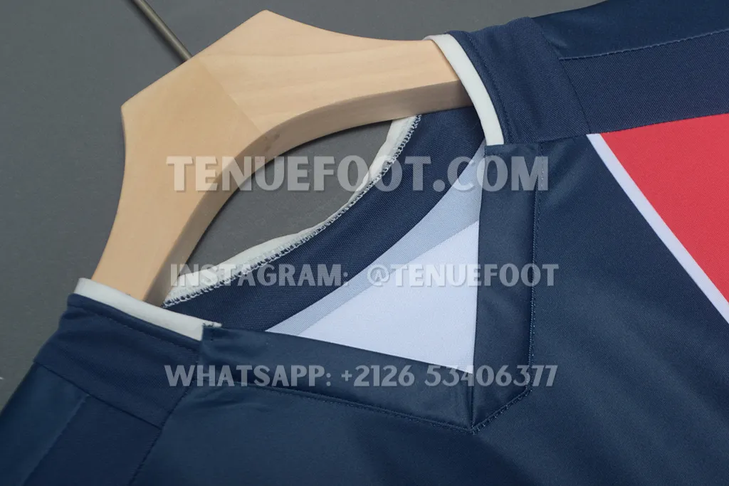 PSG Retro 02-03 Home (4)