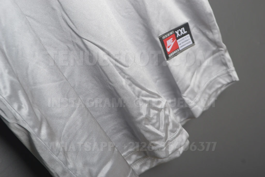 PSG Retro 99-00 Away (6)