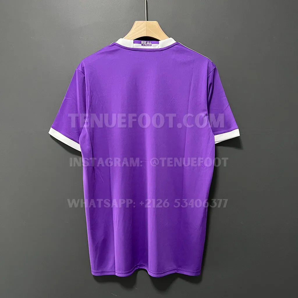 Real Madrid Retro 16-17 Away (7)