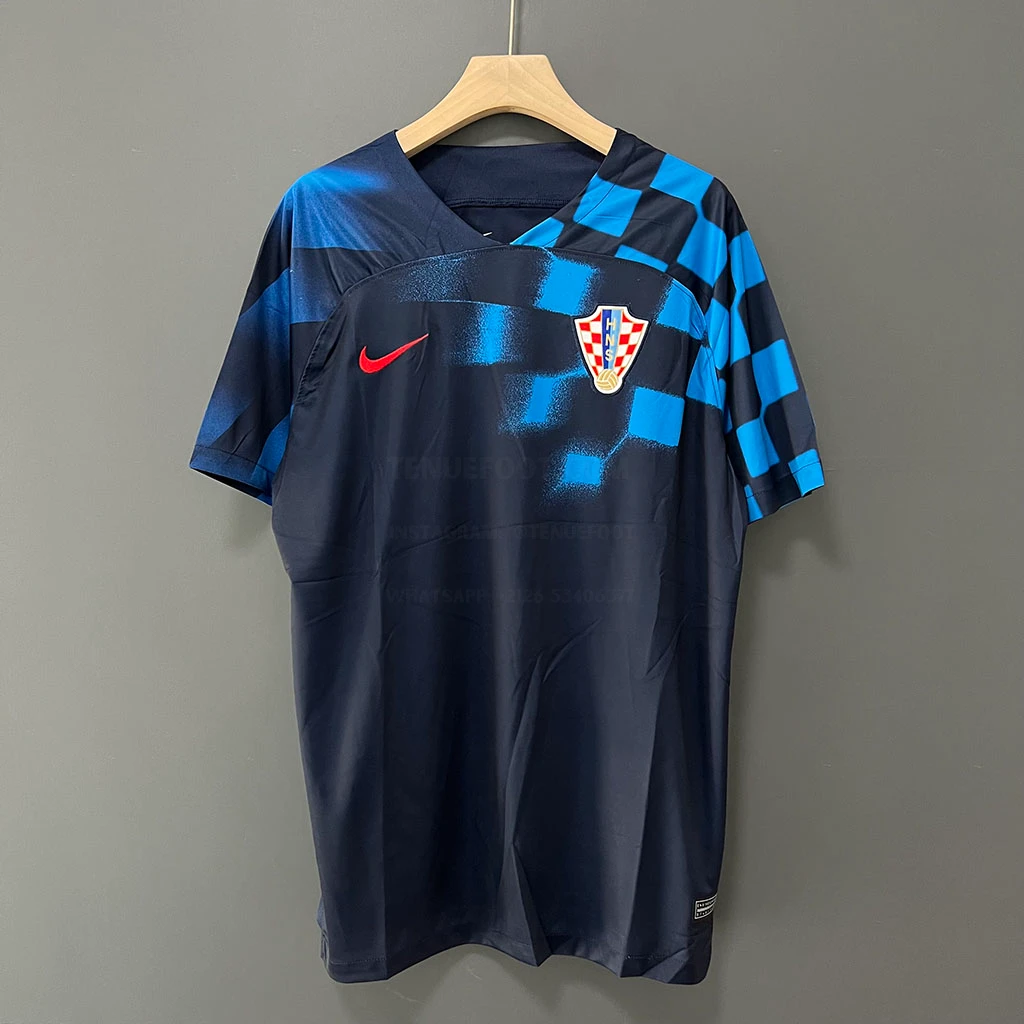 Croatia Away (1)