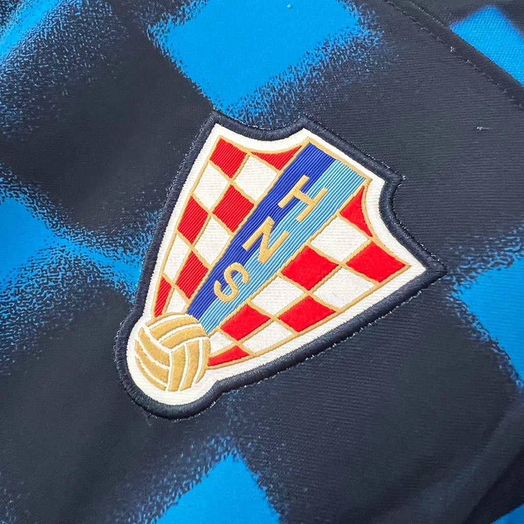 Croatia Away (2)