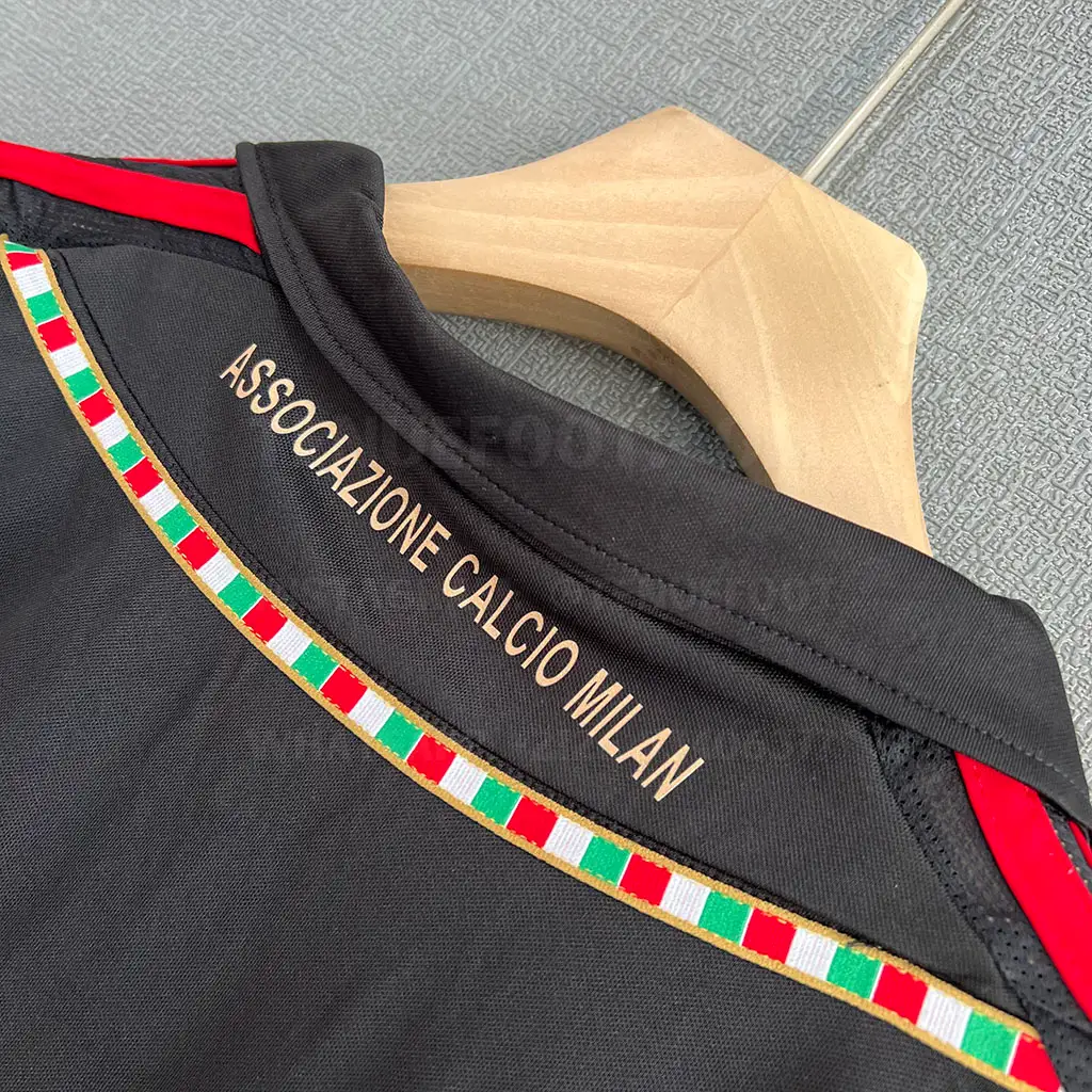 AC Milan Retro 11-12 Third (6)