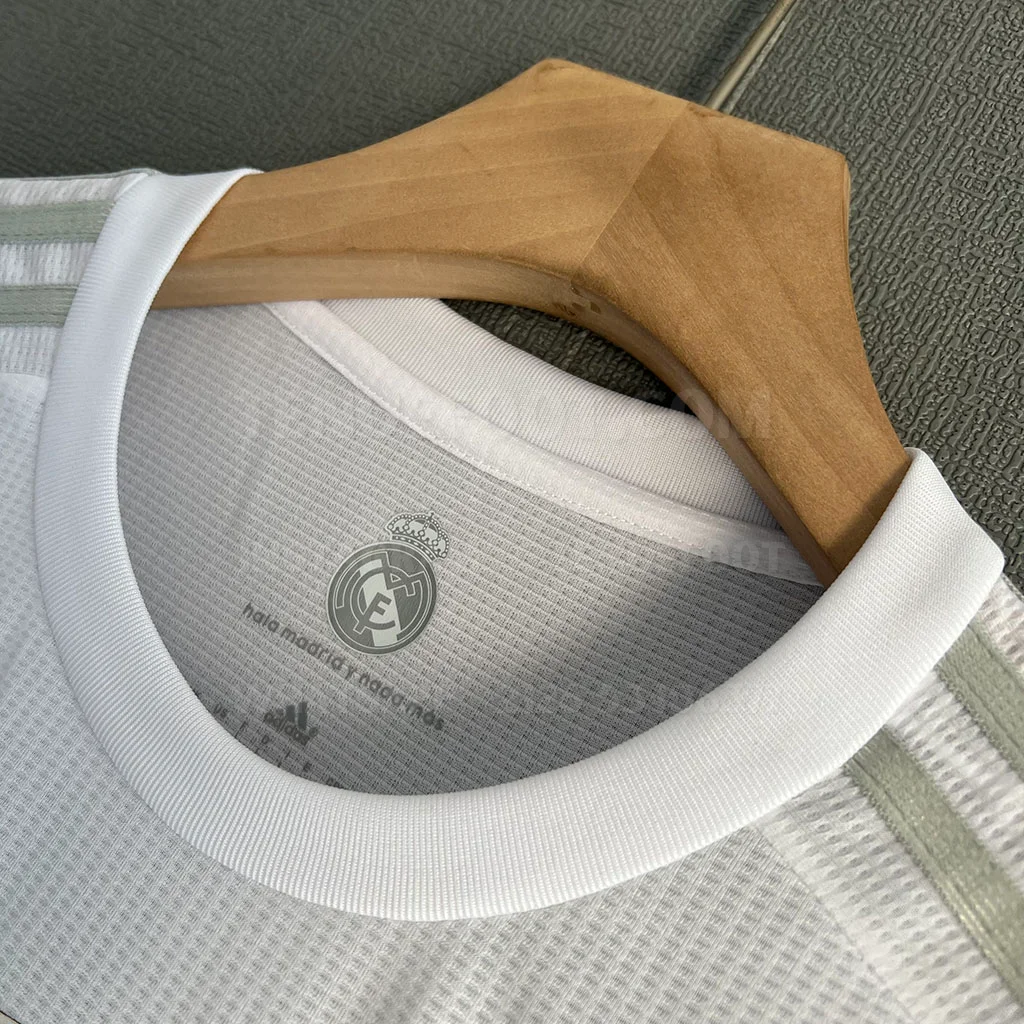 Real Madrid Retro 15-16 Home (3)