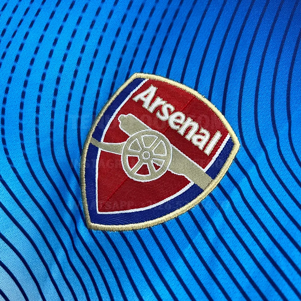 Arsenal Retro 02-04 Away (2)