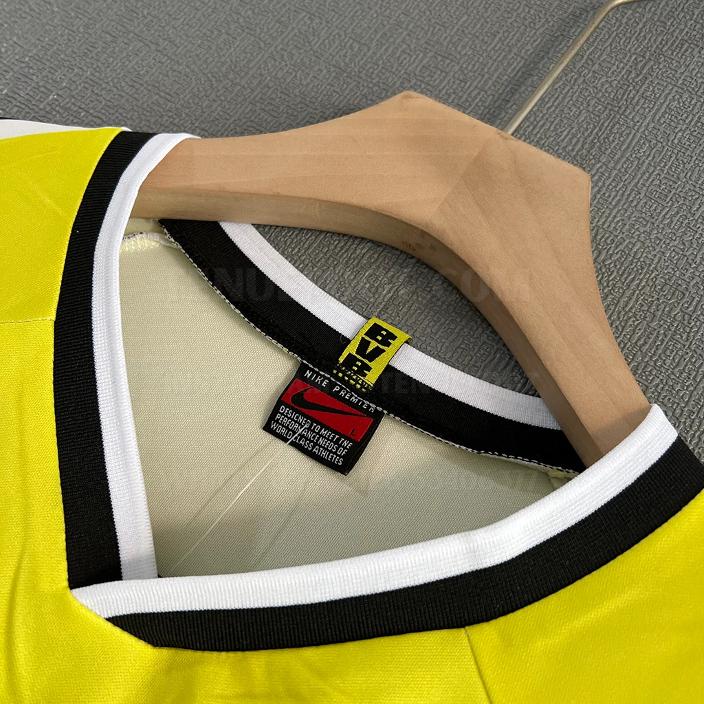 Borussia Dortmund Retro 95-96 Home (3)