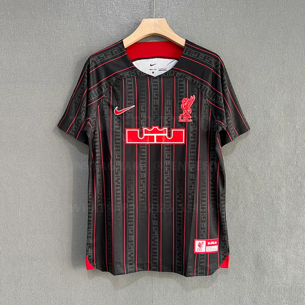 Liverpool x LeBron James (1)