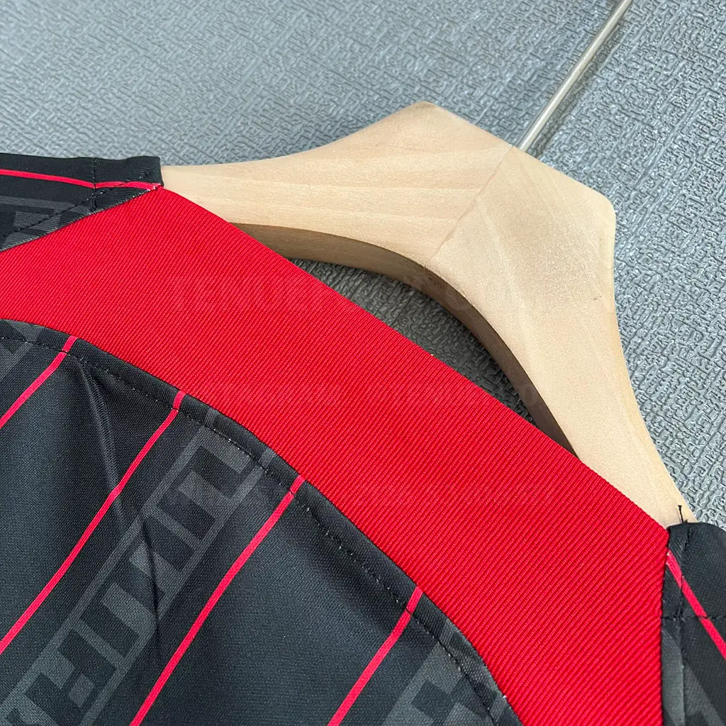 Liverpool x LeBron James (6)