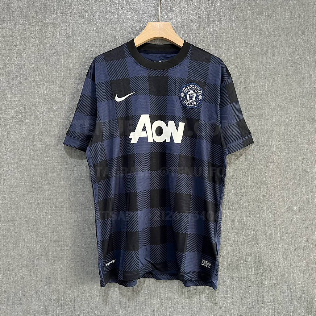 Man Utd Retro 13-14 Third (1)