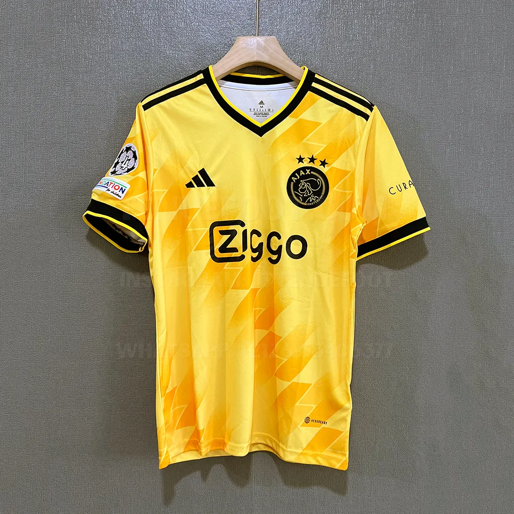 Ajax Away (1)