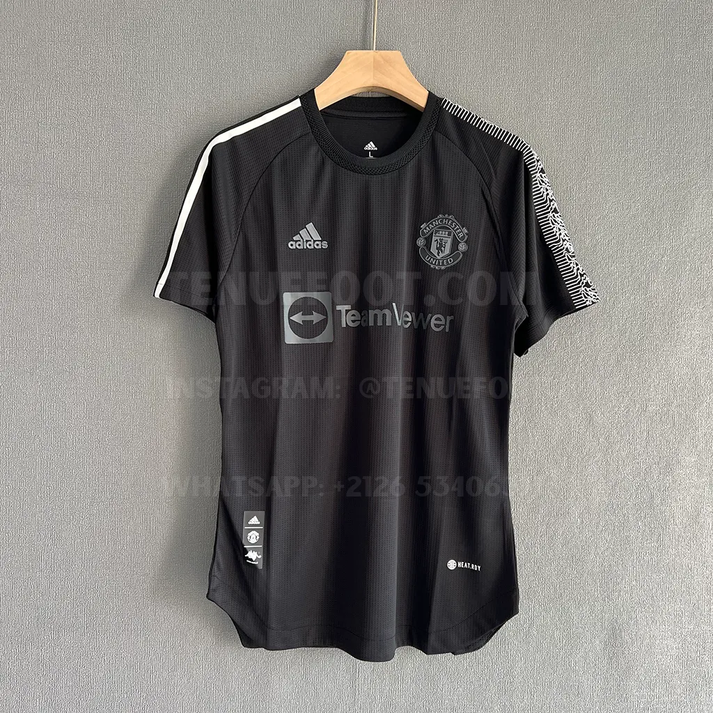 Man Utd Training Black Player Version (1)