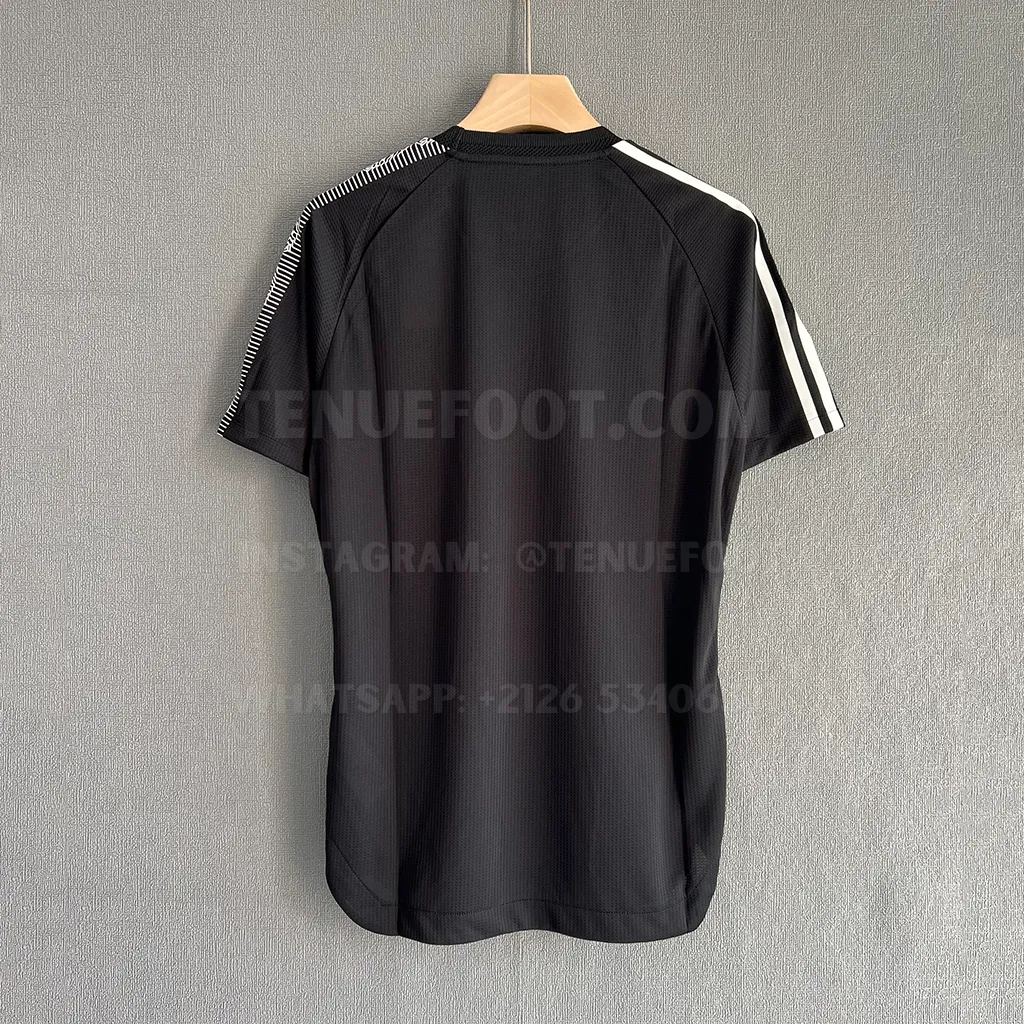 Man Utd Training Black Player Version (7)