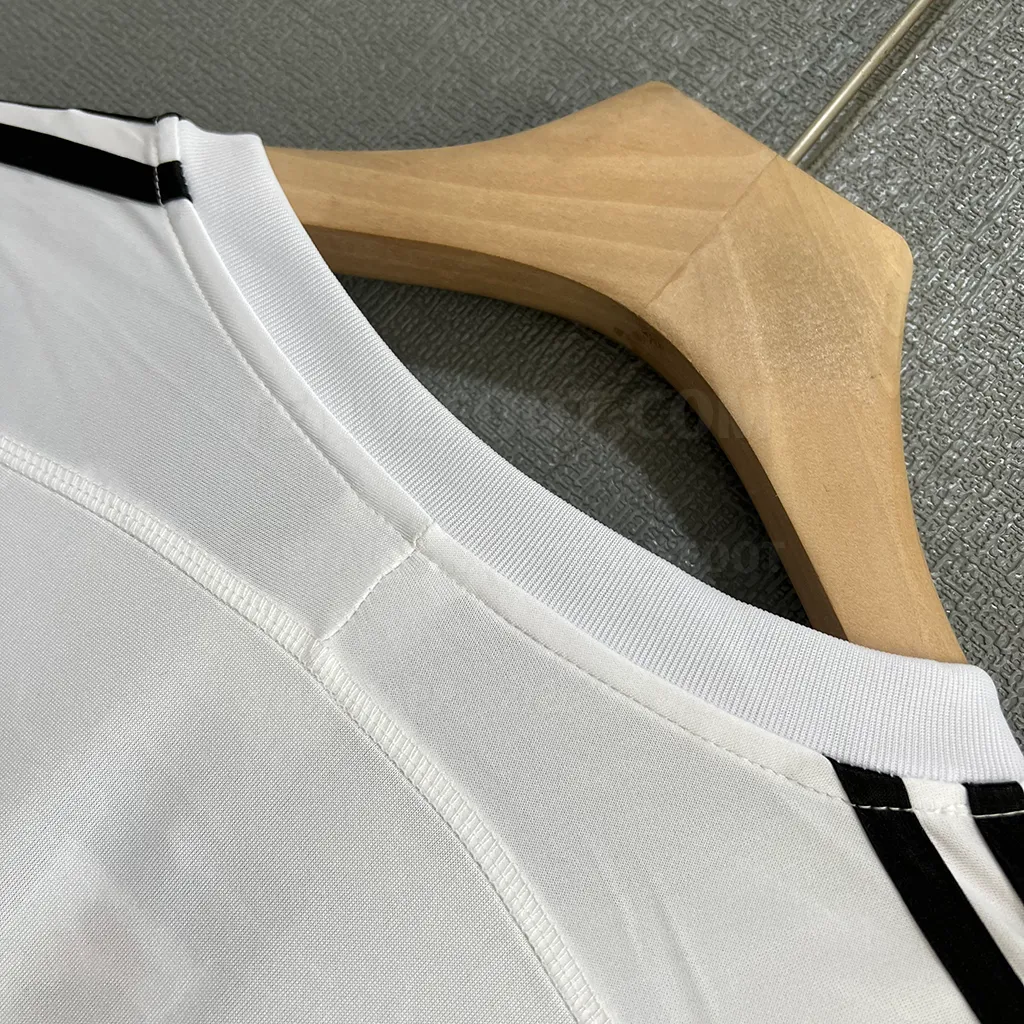 Real Madrid Retro 03-04 Home (6)