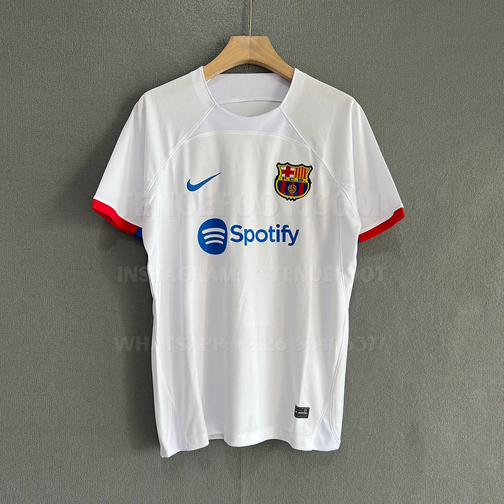 Barcelona Away (1)