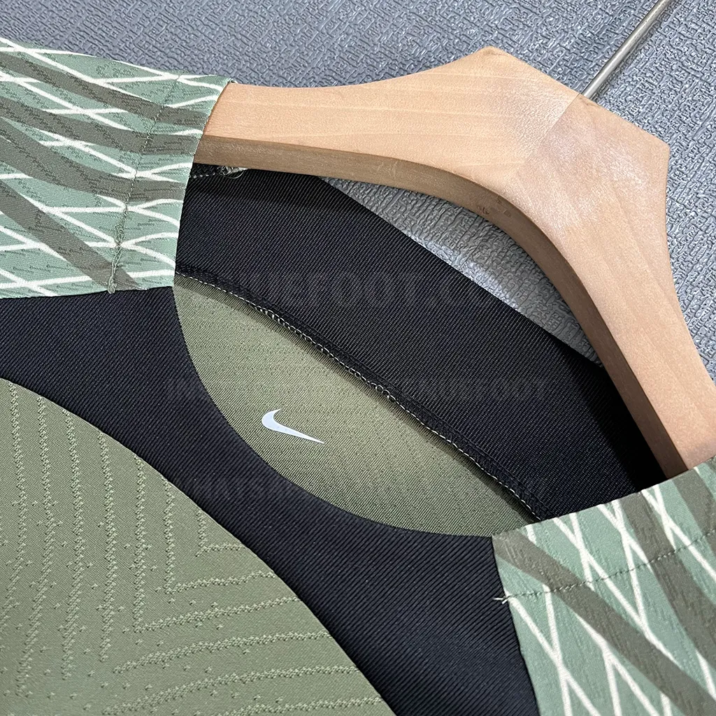 Barcelona Prematch Oliver Green Player Version (3)