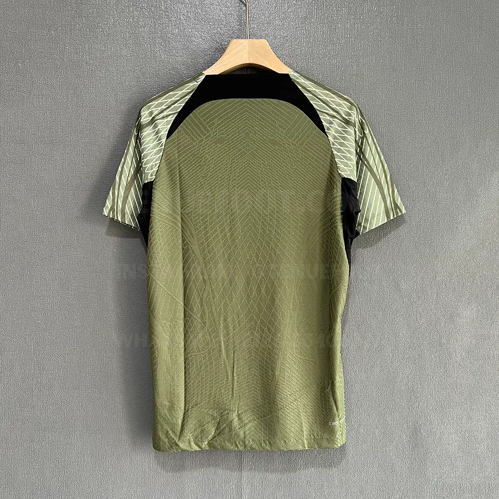 Barcelona Prematch Oliver Green Player Version (7)