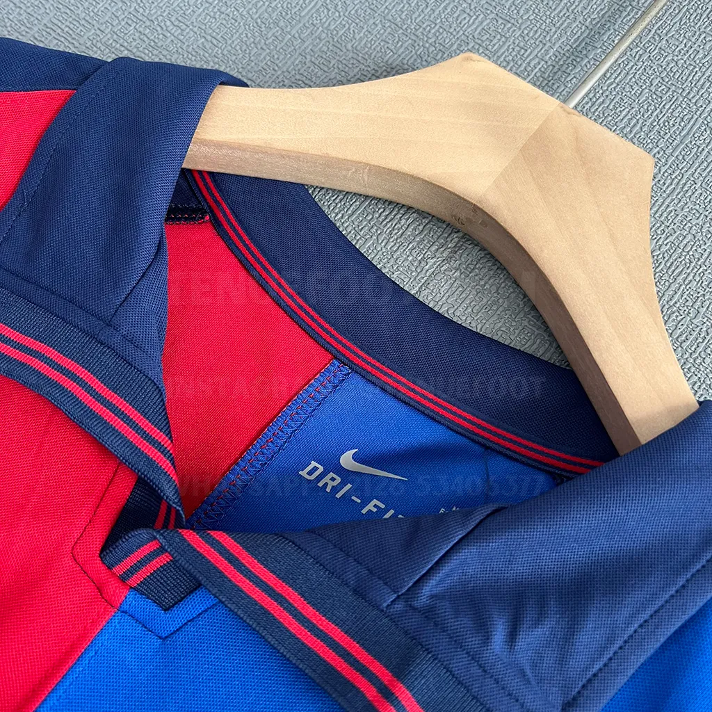 Barcelona Retro 99-00 Home (3)