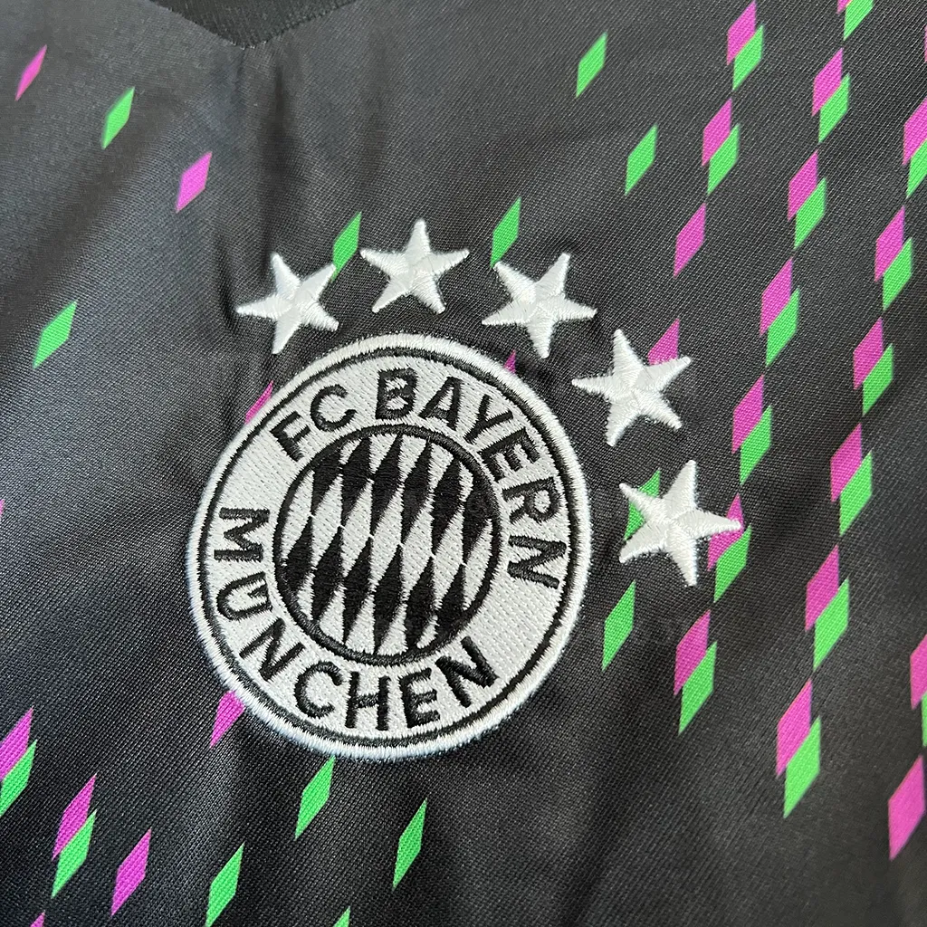 Bayern Munich Away (2)