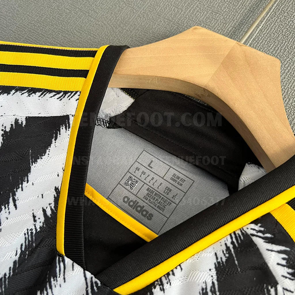 Juventus Home Player Version (3)