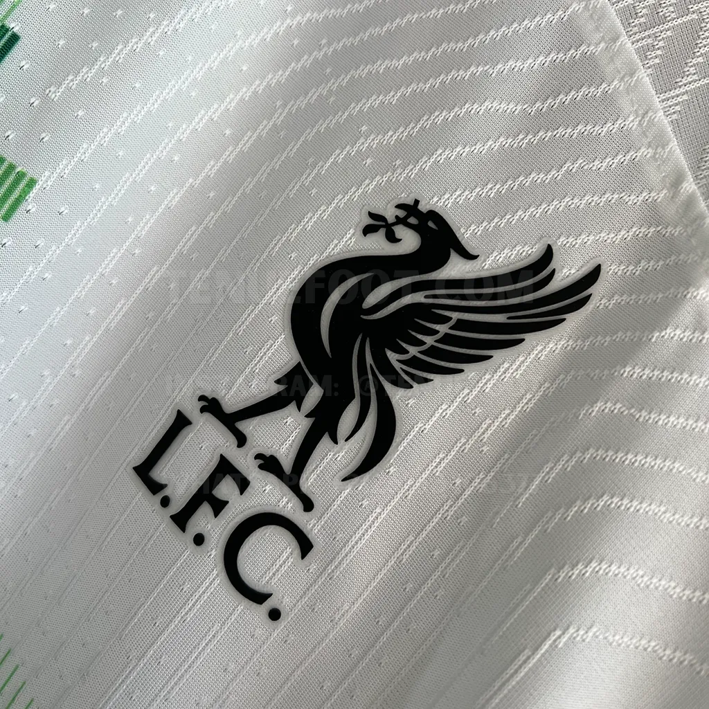 Liverpool Away Player Version (2)