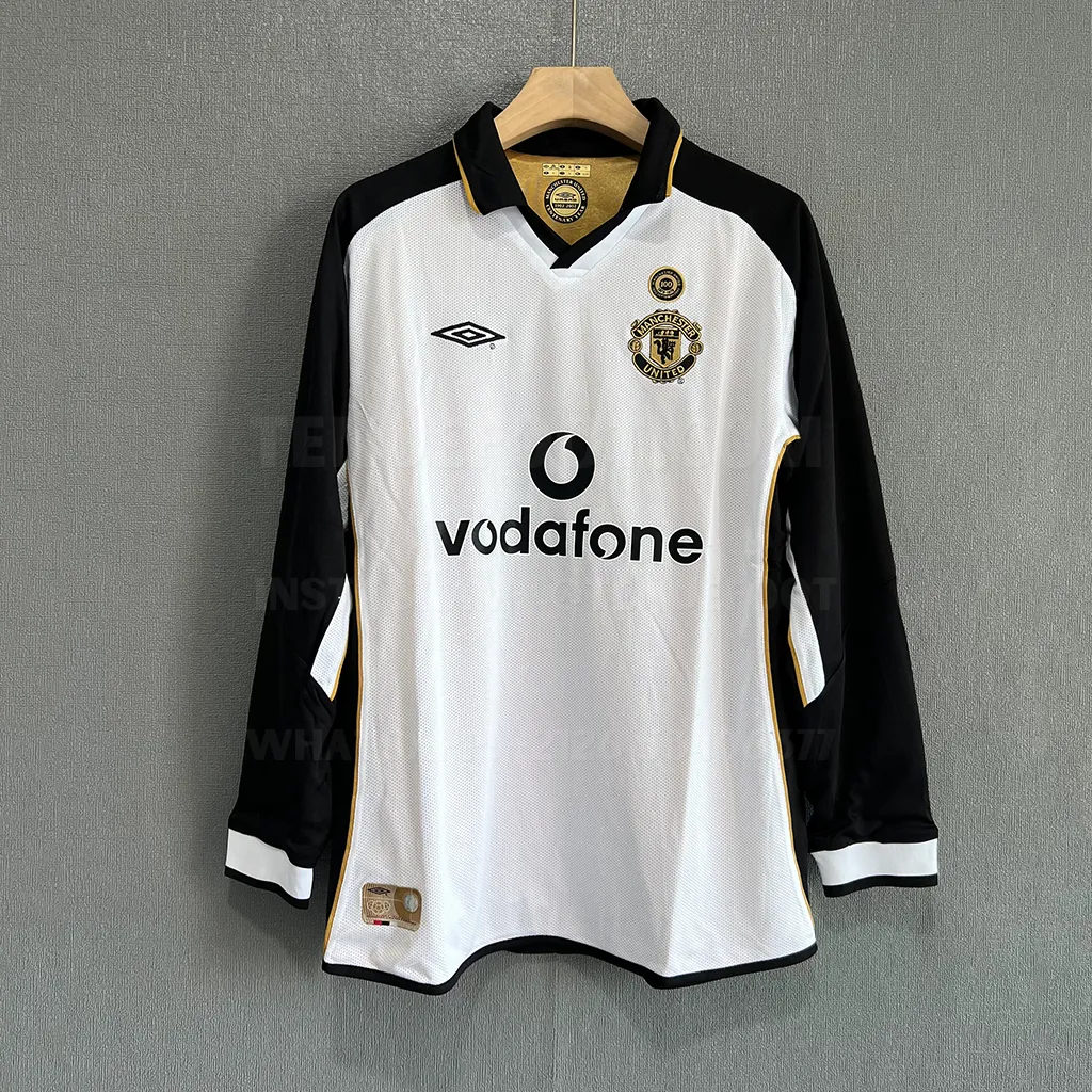 Man Utd Retro 01-02 Away LS (1)