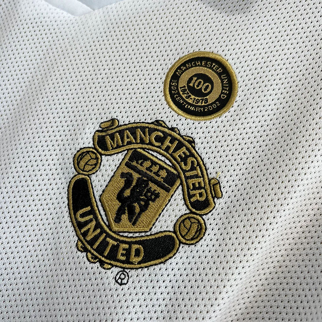 Man Utd Retro 01-02 Away LS (2)