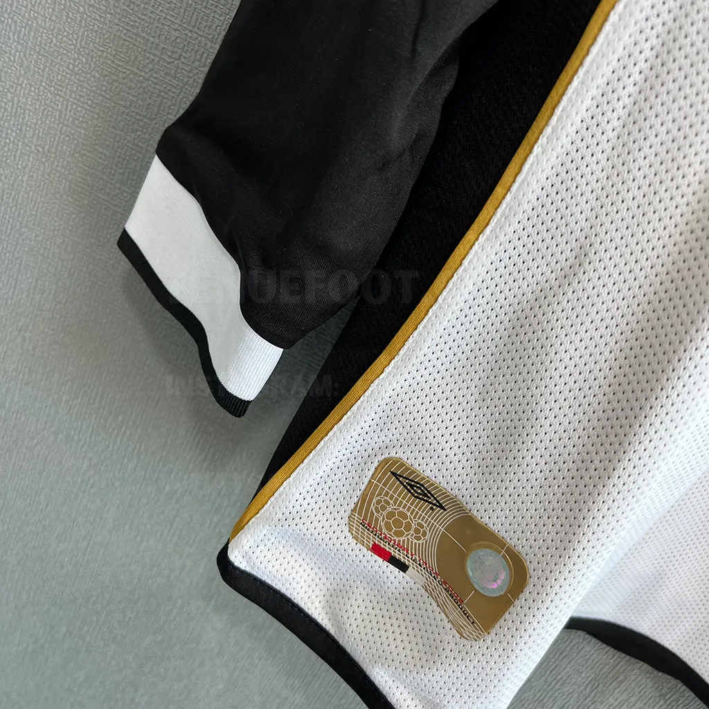 Man Utd Retro 01-02 Away LS (4)